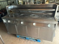 Friteuse (de friterie) à 4 bacs dont 3 cuves rondes + hotte – 48 kW Gaz