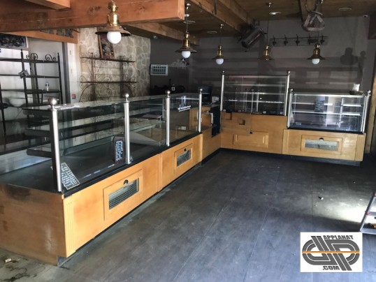 Ensemble magasin d'occasion en L pour boutique boulangerie patisserie 