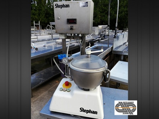 Mixer-cutter STEPHAN UM 12 - Machine universelle sur table à pompe à vide