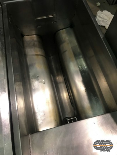 Interieur de cuve d'une friteuse THIRODE