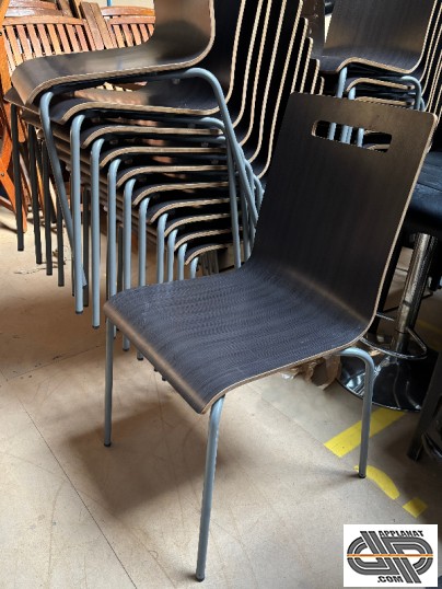 Lot de chaises moncoques CHR collectivité marron foncé , effet wengé, occasion