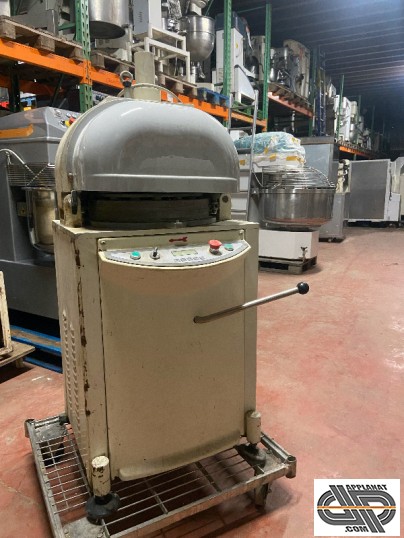 Diviseuse bouleuse semi automatique d'occasion pour la boulangerie, marque Lambert, modèle DBSA30 3/4AUTO