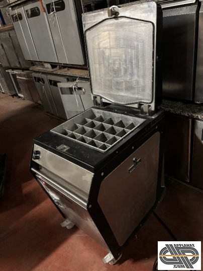 Diviseuse Bongard inox : vue d’ensemble en perspective capot relevé, adaptée aux productions artisanales ou semi-industrielles.