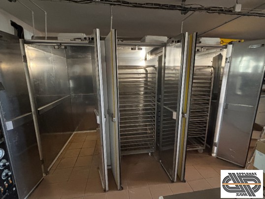 Chambre de frementation de boulangerie d'occasion a 3 cellules pour 2 chariots 