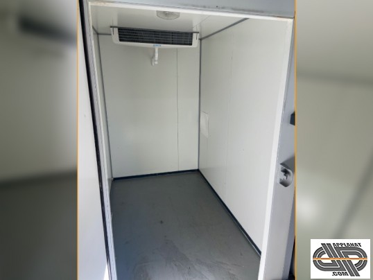 Chambre froide positive d'occasion , environs 9m3 ou 4m2 au sol 