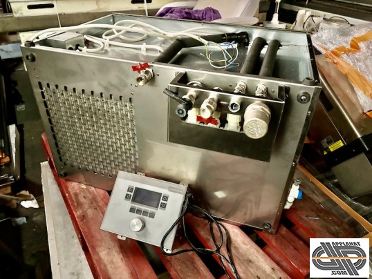 Refroidisseurs d'eau à coulée continue 160 litres par heure d'occasion , marque Thermogel , modèle FW 160